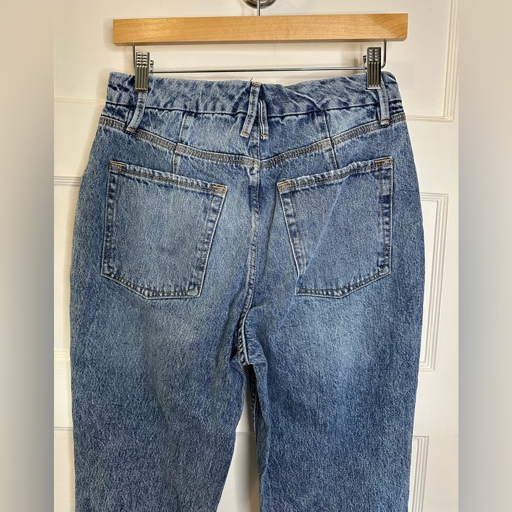 Good American Good '90s Icon Jean in Indigo065 - Picture 12 of 17